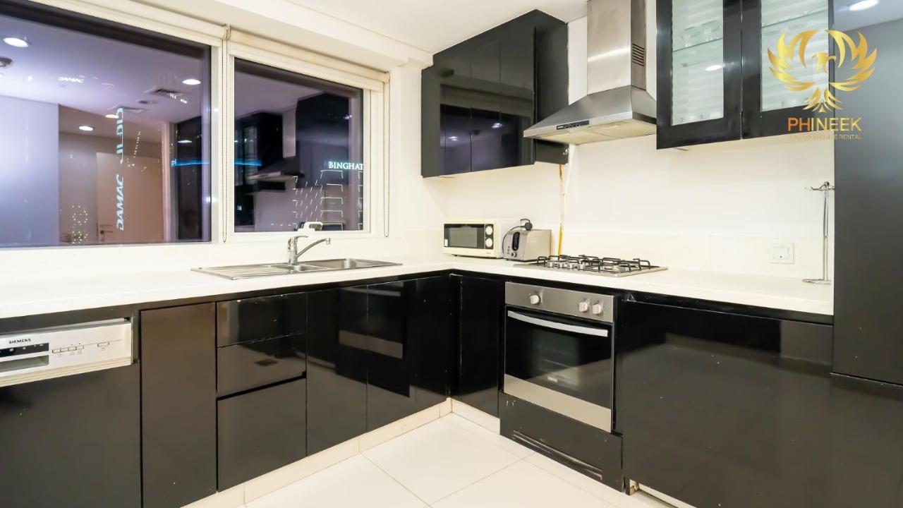 Phineek Luxury 2br Damac Maison Canal View Apartment Dubai