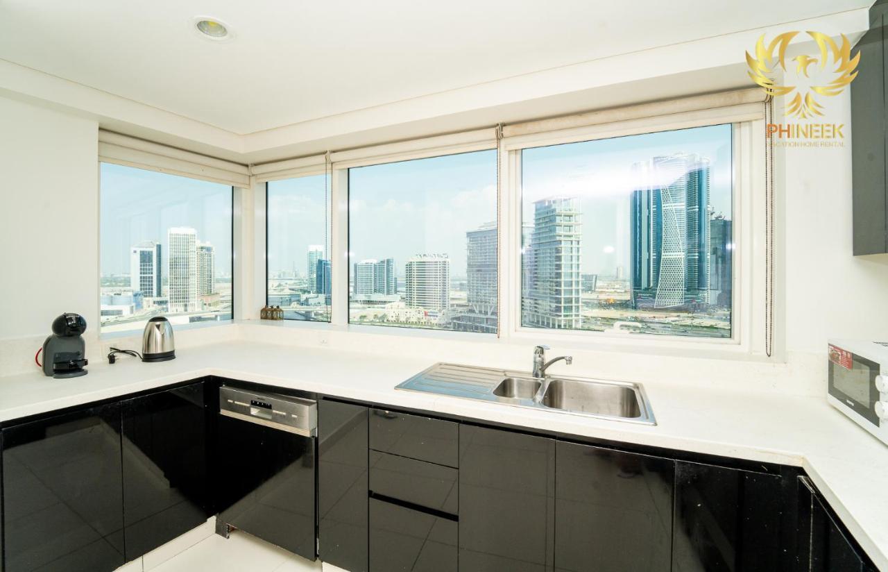 Phineek Luxury 2br Damac Maison Canal View Dubai