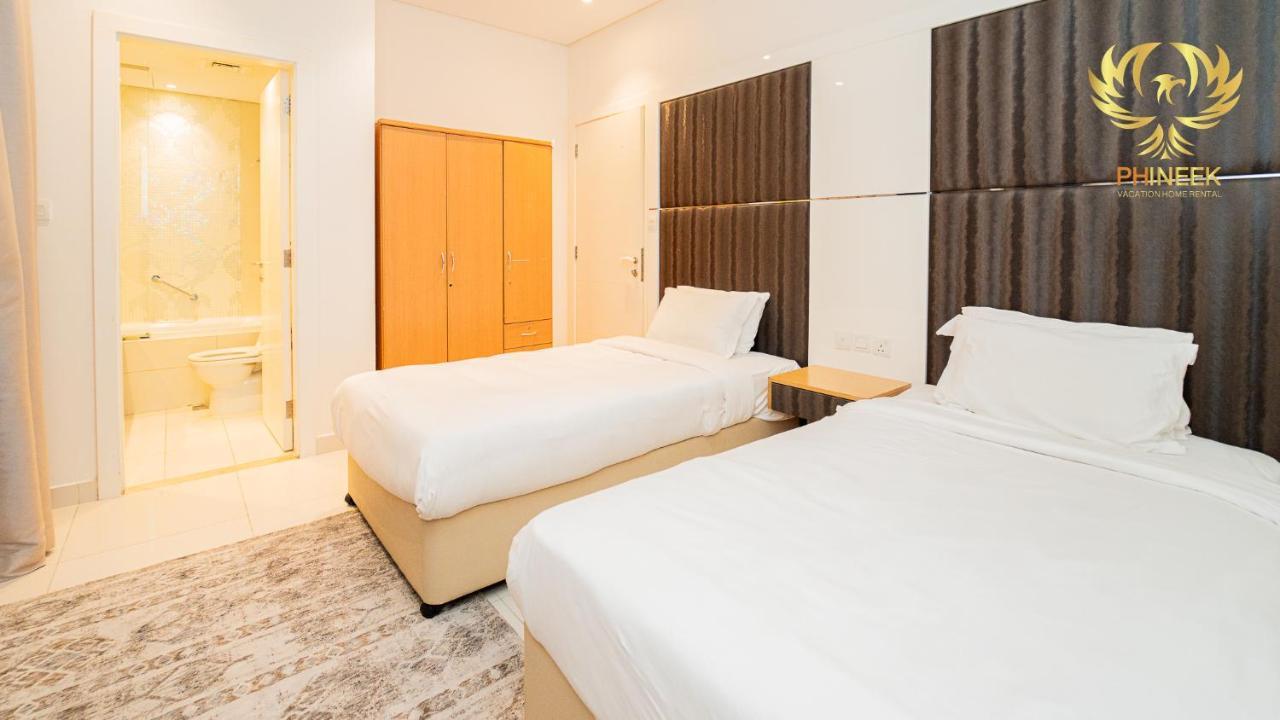 Phineek Luxury 2br Damac Maison Canal View Apartment Dubai